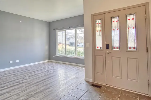 $420,000 | 1731 Redwood Lane, McHenry, IL 60051