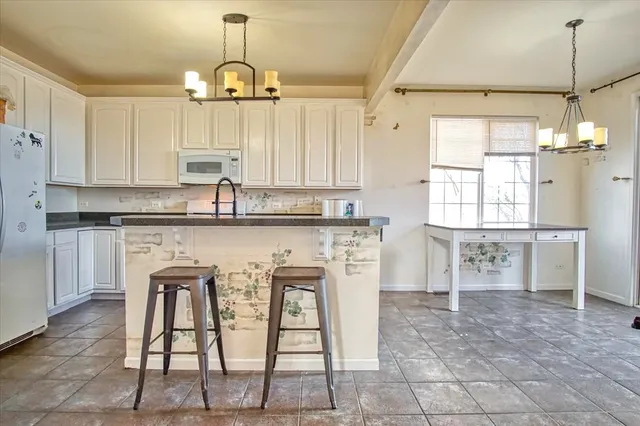 $420,000 | 1731 Redwood Lane, McHenry, IL 60051