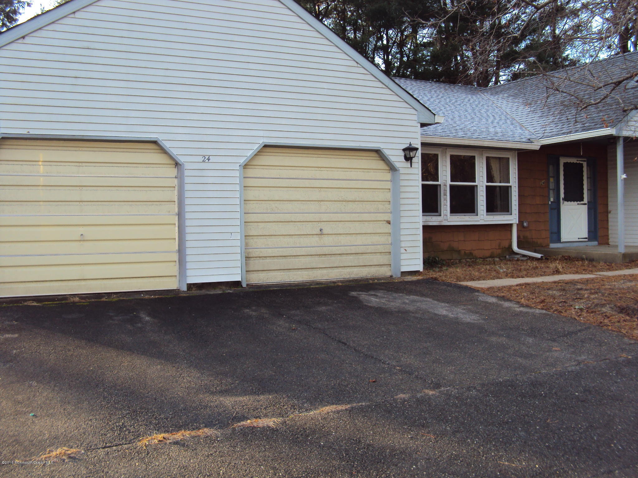 24 Stonybrook Road Whiting, NJ 08759 - Photo 2 of 17 DSC05796