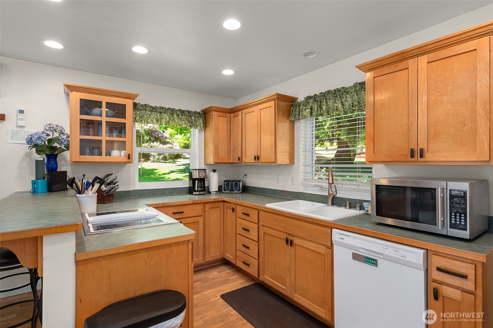16480 Mountain View Road Mount Vernon, WA 98274 - Photo 32 of 40 Gallery Image 32