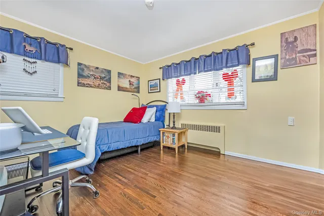 $699,990 | 10 Roxbury Street, Farmingdale, NY 11735