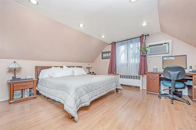 $699,990 | 10 Roxbury Street, Farmingdale, NY 11735