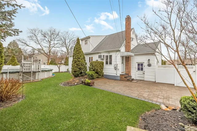 $699,990 | 10 Roxbury Street, Farmingdale, NY 11735