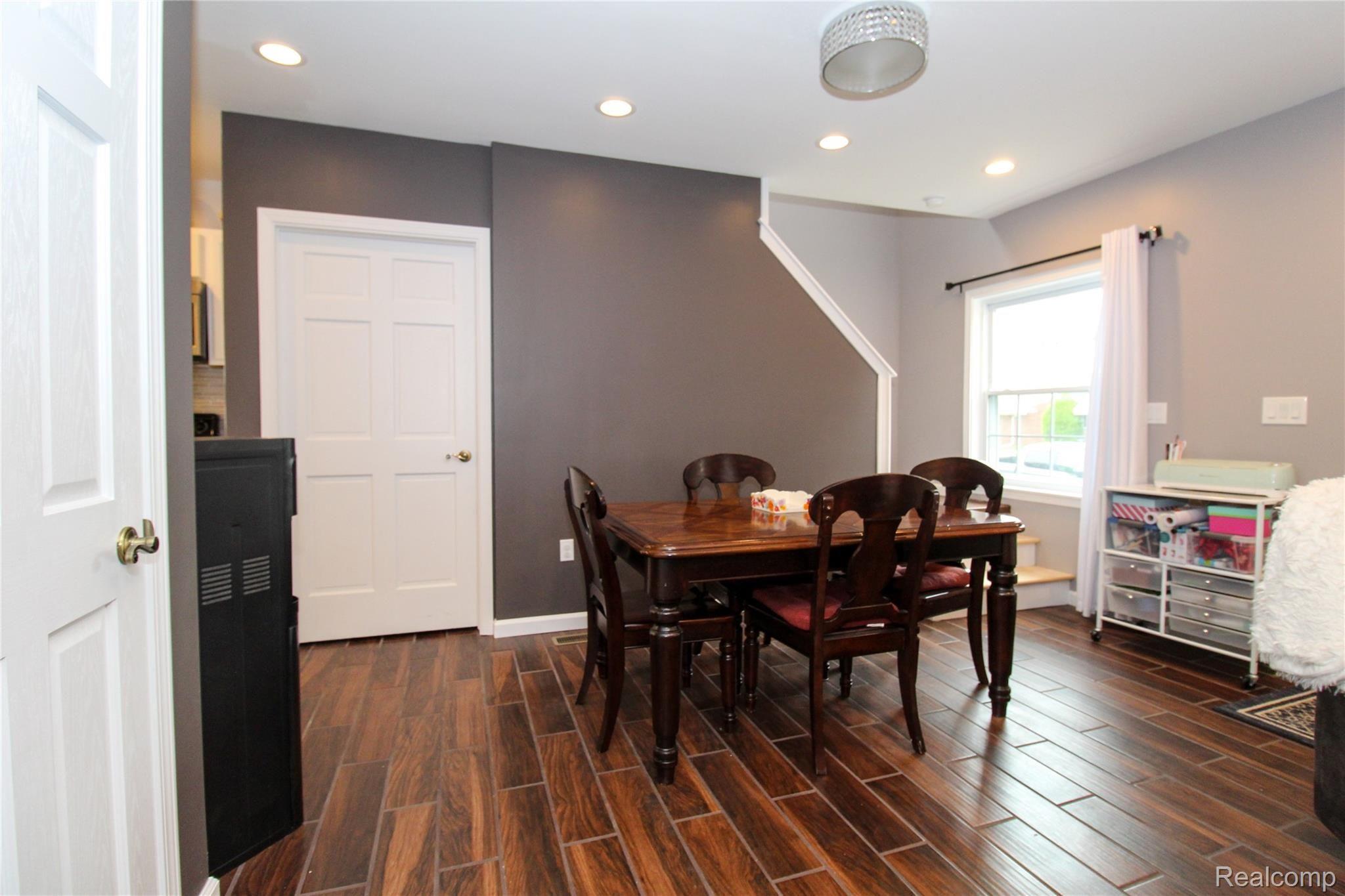 21773 Rausch Avenue Eastpointe, MI 48021 - Photo 8 of 27 Eating area.jpg