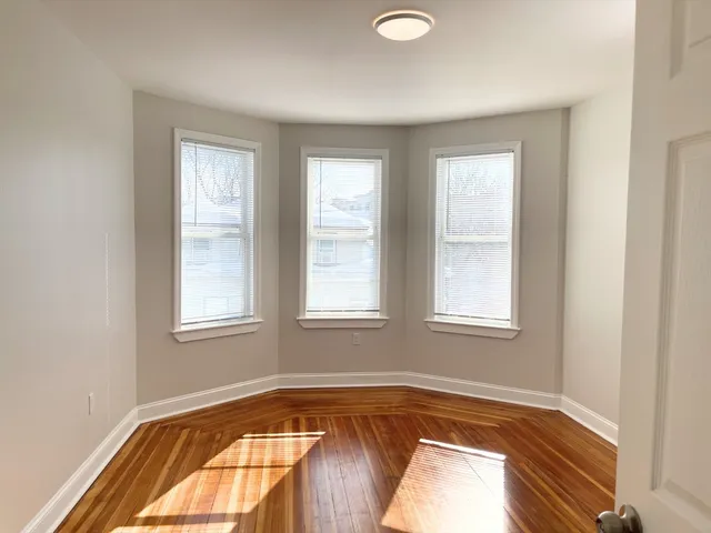 $3,000 | 25 Bennett Street, Unit 3, Beverly, MA 01915