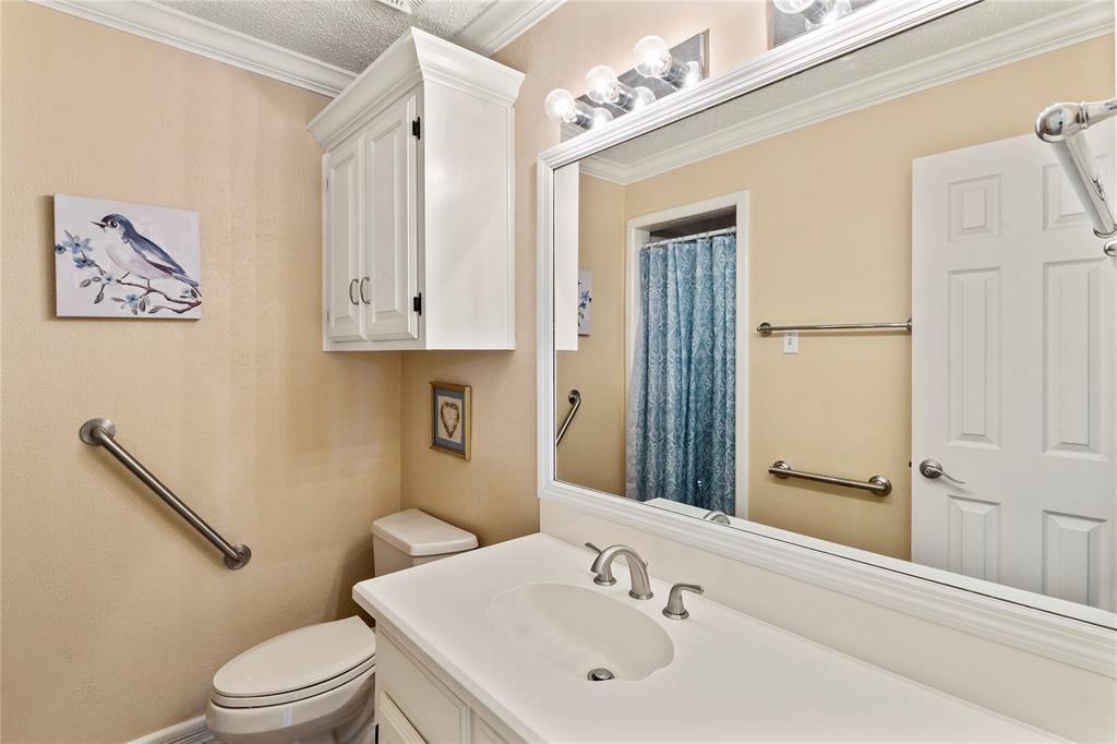 102 Foster Ranch Road Trinidad, TX 75163 - Photo 24 of 39 Bathroom Three