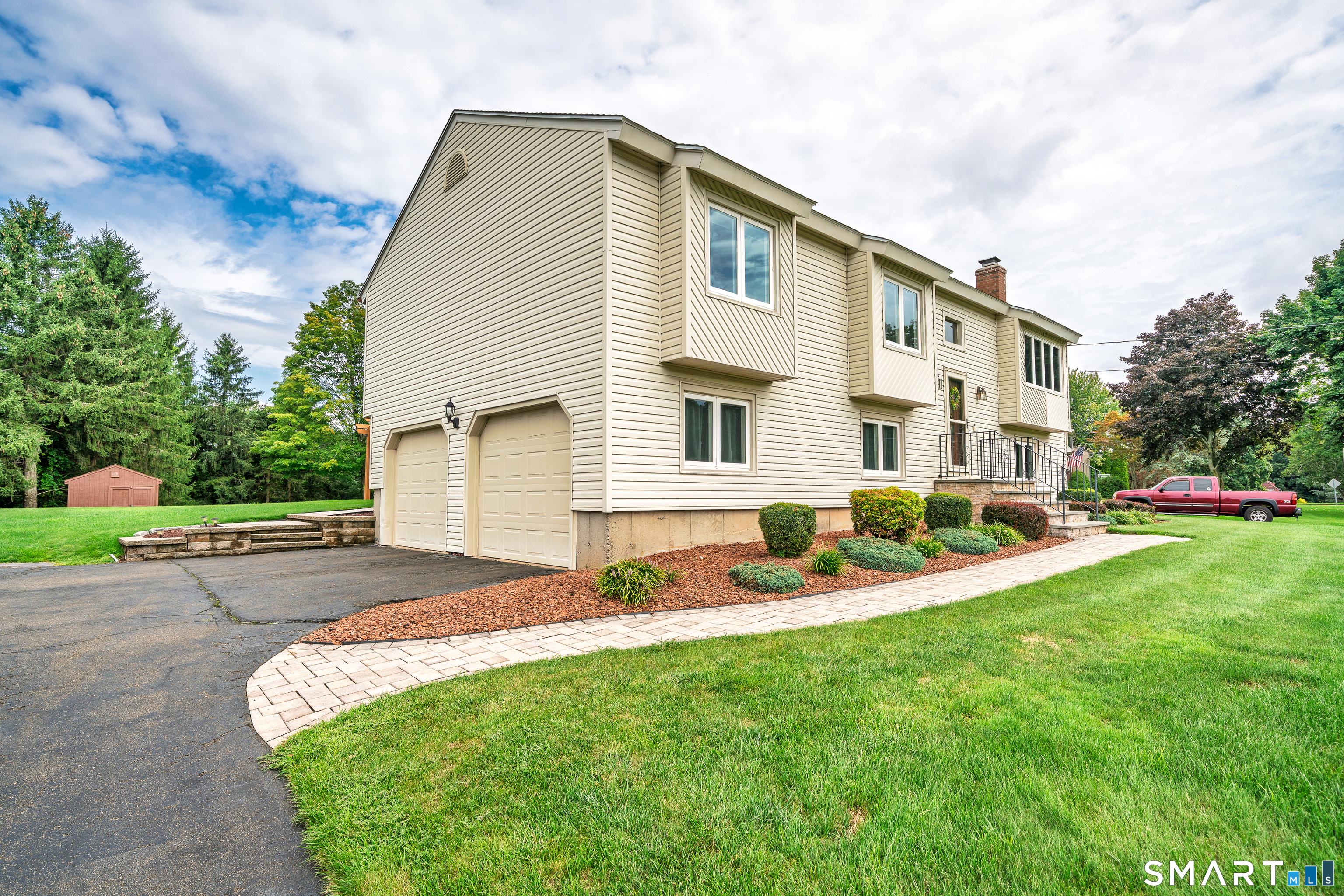 49 School House Road Wallingford, CT 06492 - Photo 3 of 40 Gallery Image 3