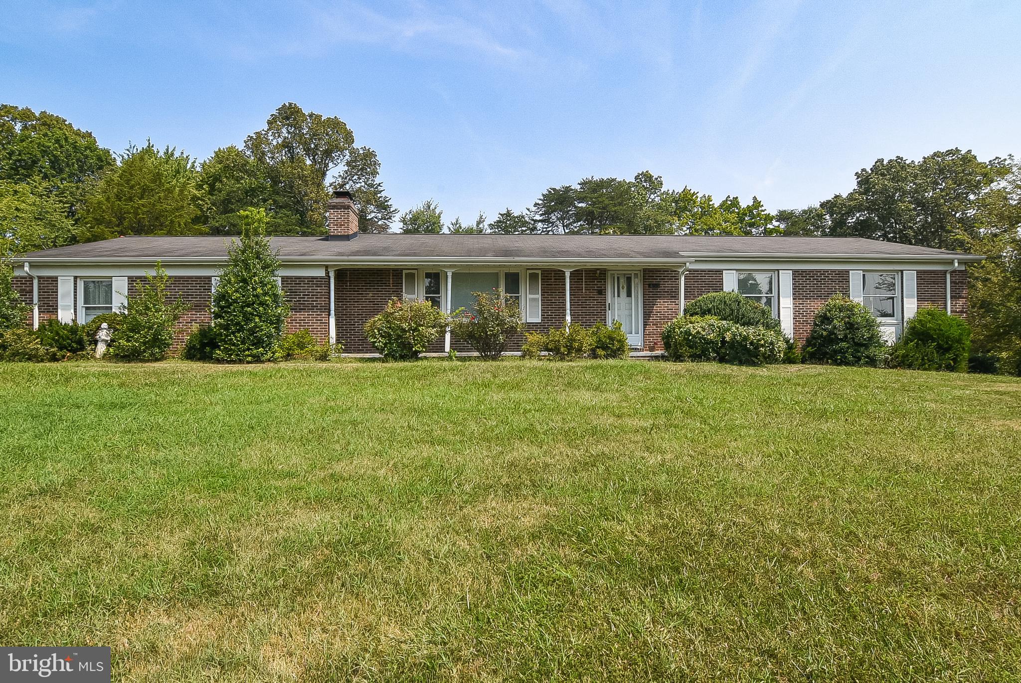 Front view of extended Ranch/Rambler