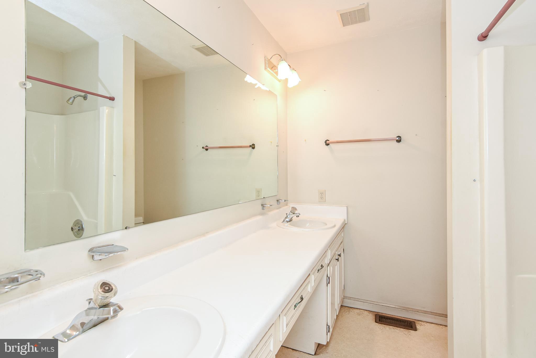 455 Courthouse Road Stafford, VA 22554 - Photo 20 of 62 Hallway bathroom