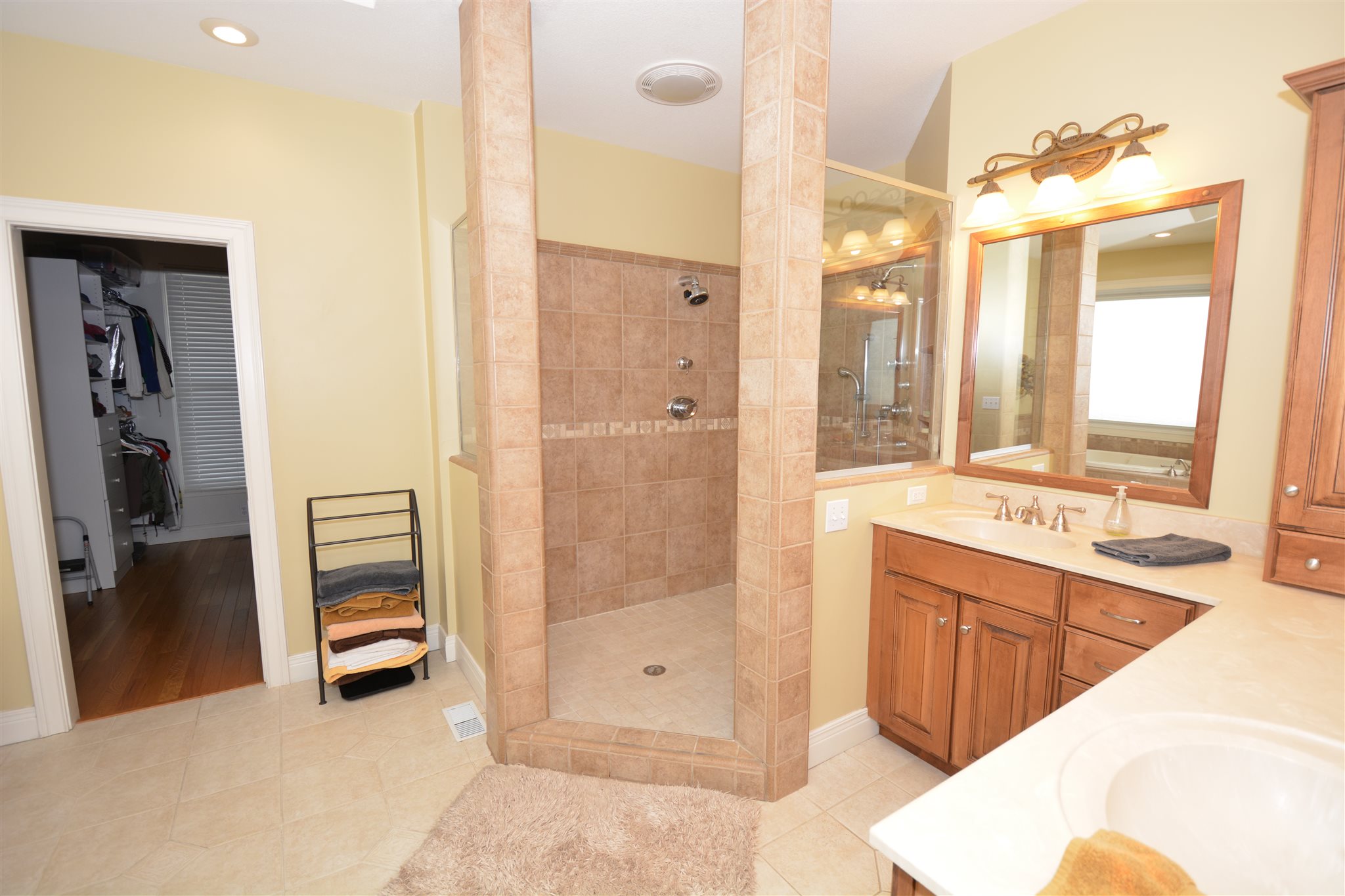 1705 Cobblestone Road Jasper, IN 47546 - Photo 8 of 16 Gallery Image 8