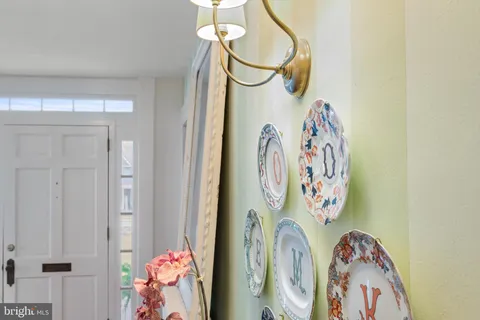 $895,000 | 19 East Loudoun Street, Round Hill, VA 20141