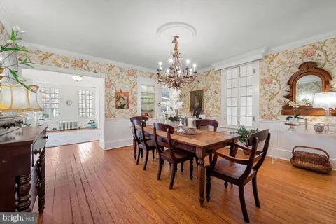 $895,000 | 19 East Loudoun Street, Round Hill, VA 20141