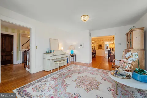 $895,000 | 19 East Loudoun Street, Round Hill, VA 20141