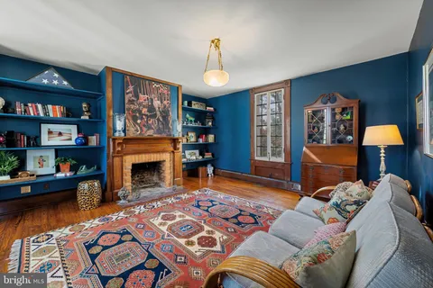 $895,000 | 19 East Loudoun Street, Round Hill, VA 20141