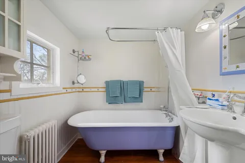 $895,000 | 19 East Loudoun Street, Round Hill, VA 20141