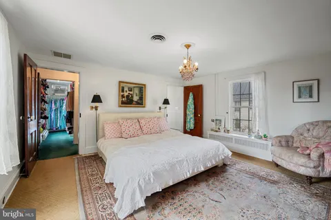 $895,000 | 19 East Loudoun Street, Round Hill, VA 20141