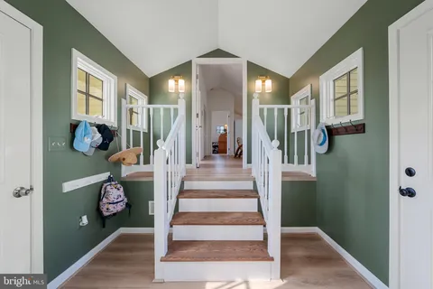 $895,000 | 19 East Loudoun Street, Round Hill, VA 20141