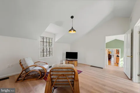 $895,000 | 19 East Loudoun Street, Round Hill, VA 20141