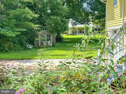 $895,000 | 19 East Loudoun Street, Round Hill, VA 20141