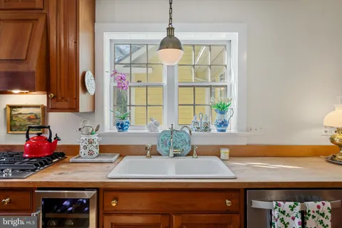 $895,000 | 19 East Loudoun Street, Round Hill, VA 20141