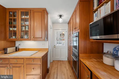 $895,000 | 19 East Loudoun Street, Round Hill, VA 20141