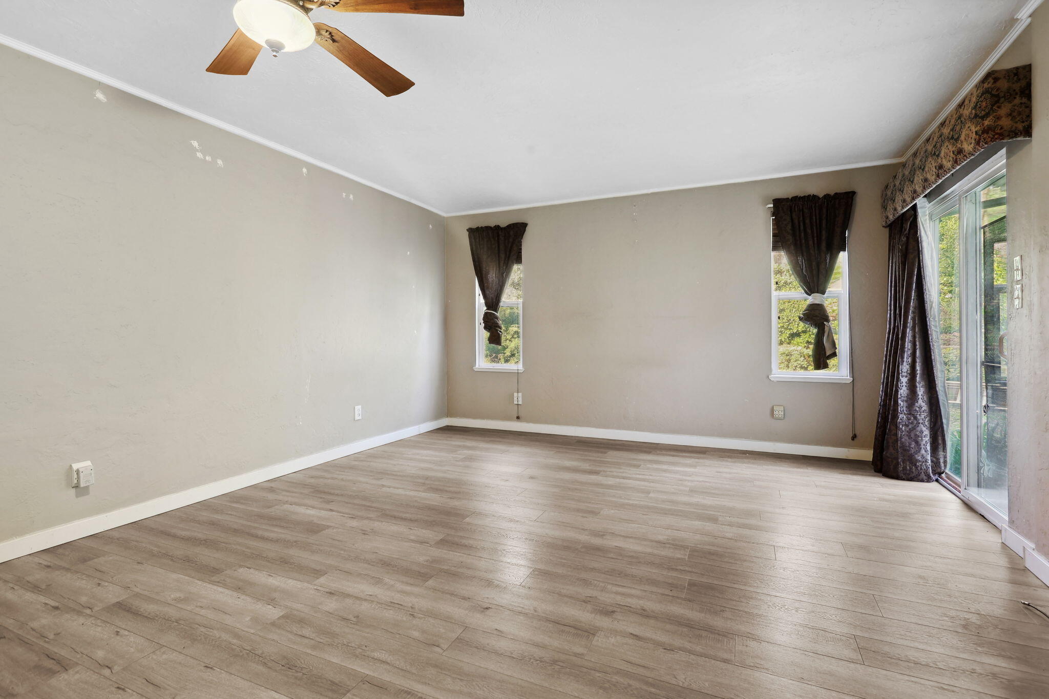 5300 Cedars Road Redding, CA 96001 - Photo 3 of 31 32-web-or-mls-8Q0A4809