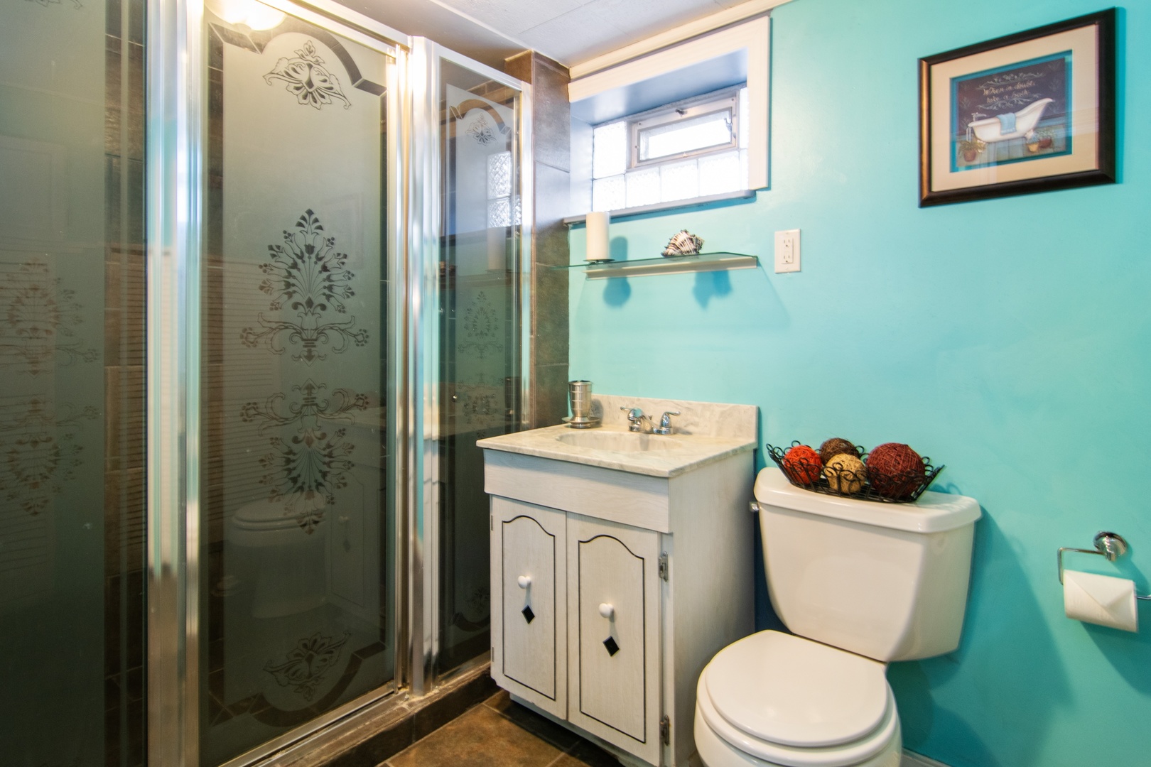 309 High Ridge Road Hillside, IL 60162 - Photo 10 of 13 a bathroom with a toilet a sink and shower