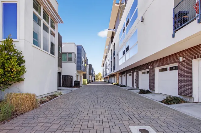 a view of a building along with street