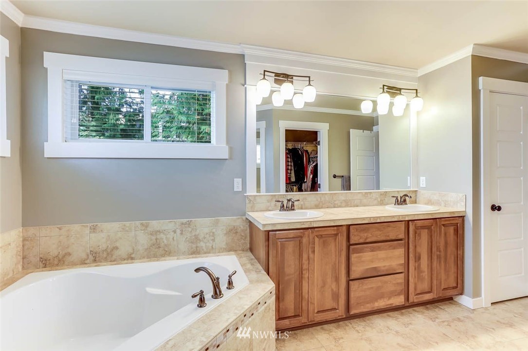 21907 32nd Avenue Southeast Bothell, WA 98021 - Photo 22 of 35