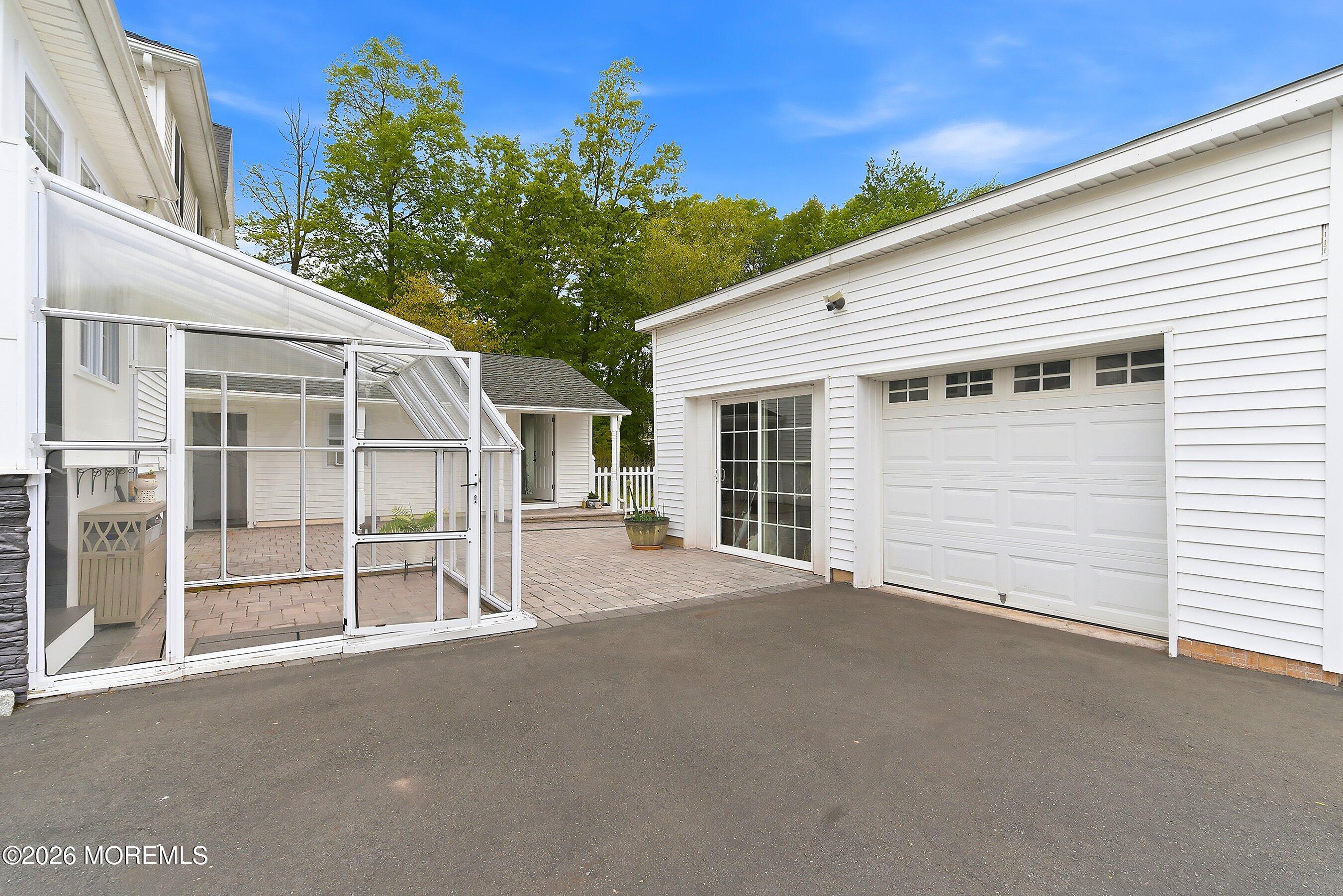 33 Weston Road Somerset, NJ 08873 - Photo 37 of 44 37-Motorcourt
