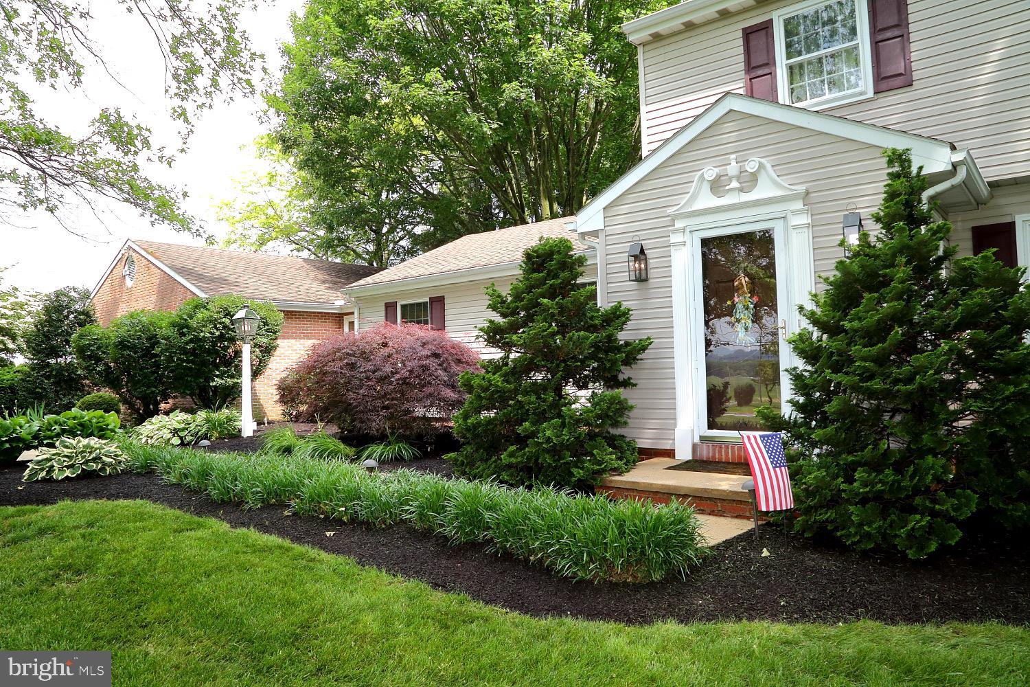 759 Long Road Manheim, PA 17545 - Photo 4 of 29 Lush entry will delight guests.