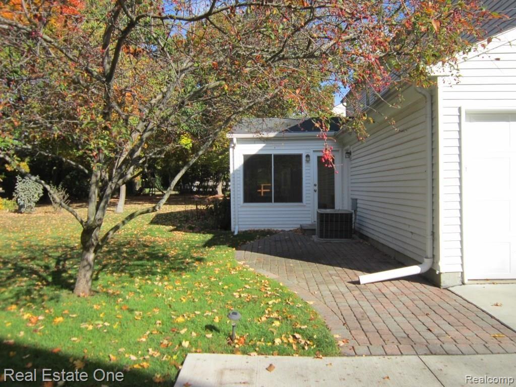 36200 Fredericksburg Road Farmington Hills, MI 48331 - Photo 33 of 35