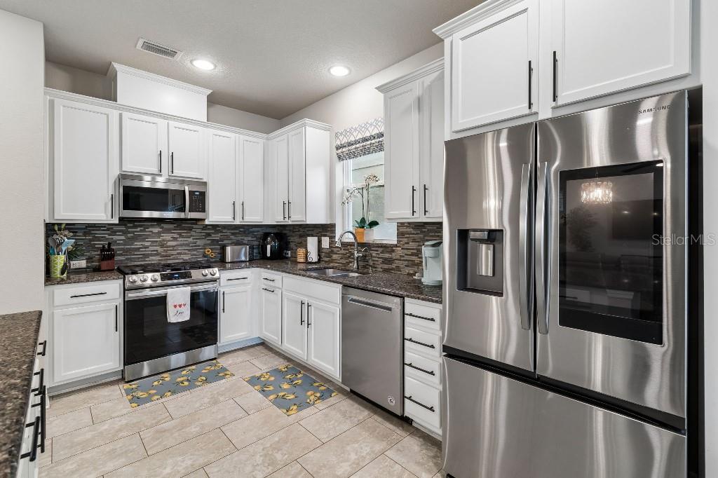 14304 Parkside Ridge Way Lithia, FL 33547 - Photo 12 of 38