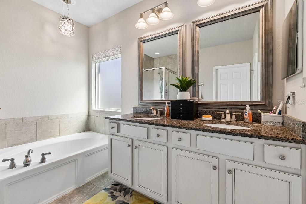 14304 Parkside Ridge Way Lithia, FL 33547 - Photo 28 of 38
