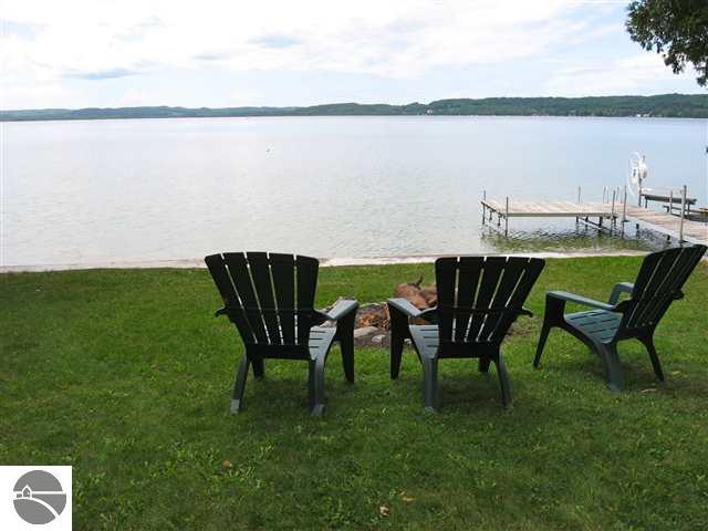8660 South Lakeview Road Traverse City, MI 49684 - Photo 22 of 25 1738861-21.JPG