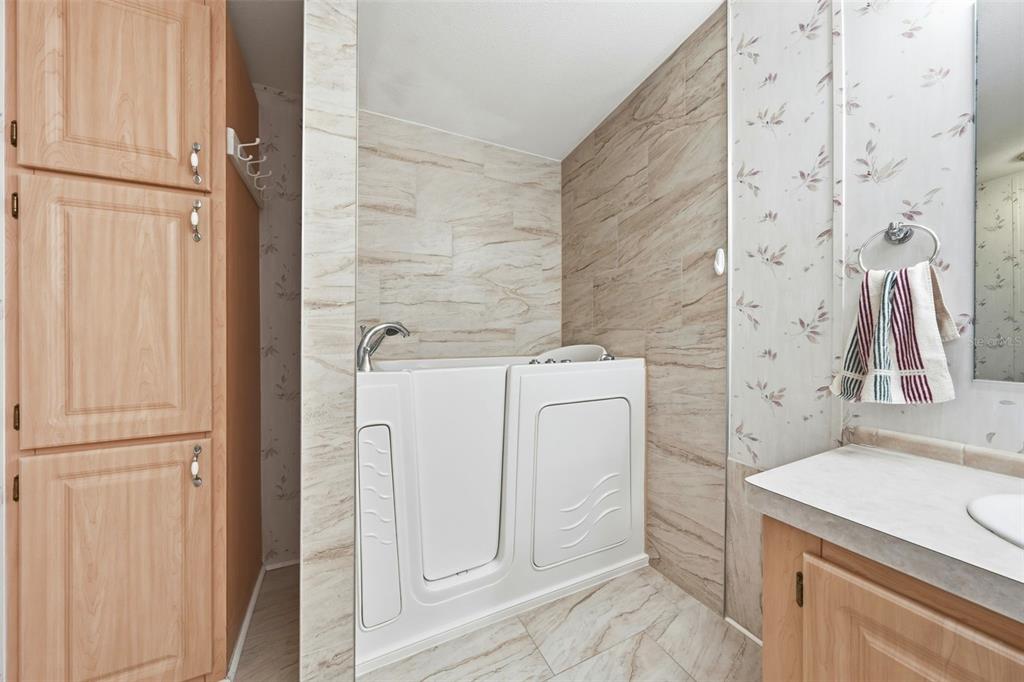 630 Otto Polk Road Frostproof, FL 33843 - Photo 32 of 44 a utility room with dryer and washer