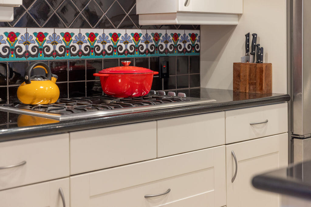 1623 Chapala Street Santa Barbara, CA 93101 - Photo 11 of 50 Tile Details In Kitchen