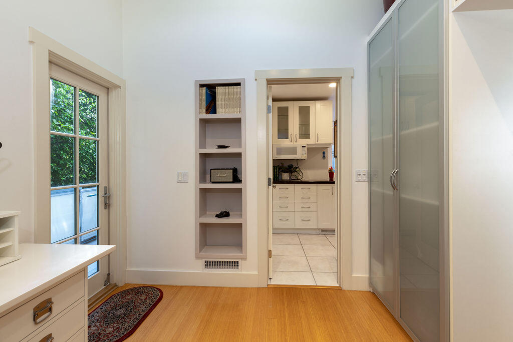 1623 Chapala Street Santa Barbara, CA 93101 - Photo 21 of 50 Office