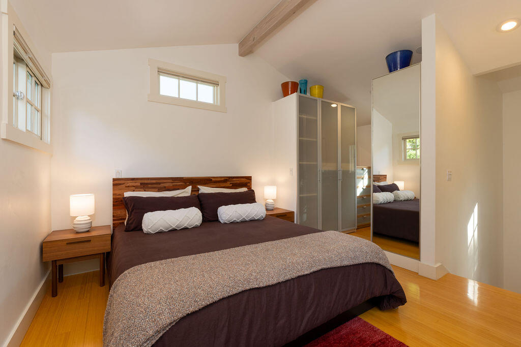 1623 Chapala Street Santa Barbara, CA 93101 - Photo 23 of 50 Primary Bedroom