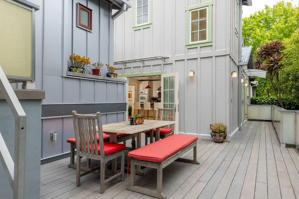 1623 Chapala Street Santa Barbara, CA 93101 - Photo 29 of 50 Outside Studio