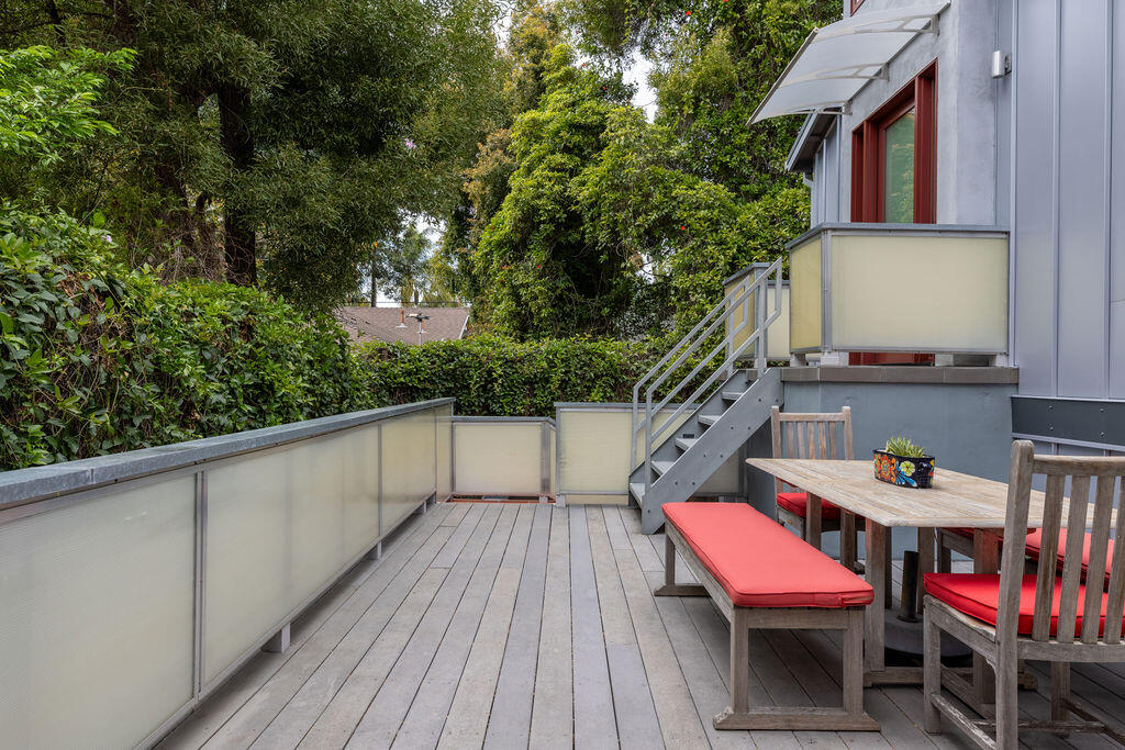 1623 Chapala Street Santa Barbara, CA 93101 - Photo 30 of 50 Outside Studio