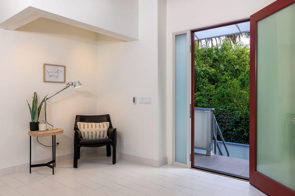 1623 Chapala Street Santa Barbara, CA 93101 - Photo 35 of 50 Sitting Area Studio