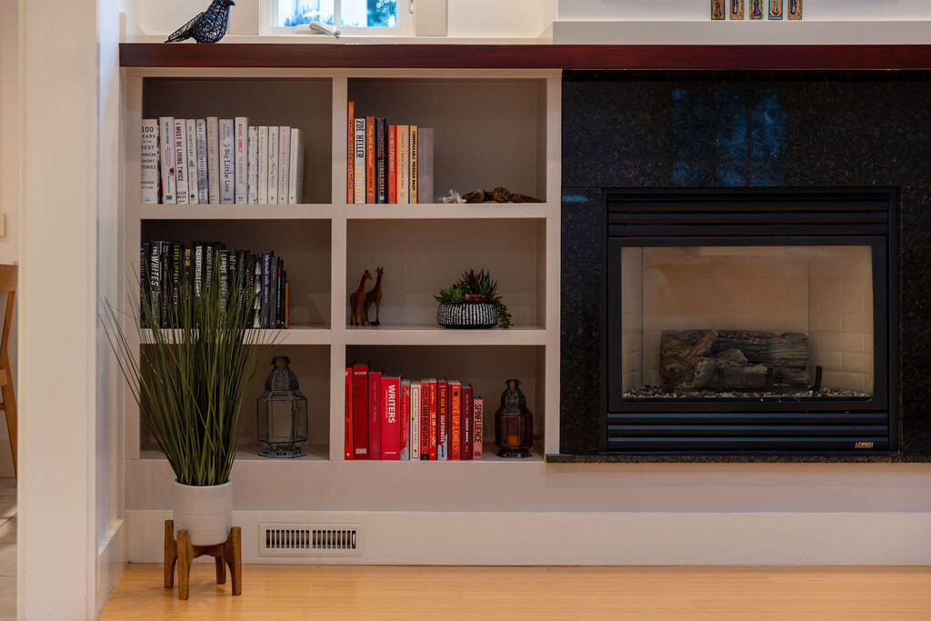 1623 Chapala Street Santa Barbara, CA 93101 - Photo 6 of 50 Bookshelf & Fireplace