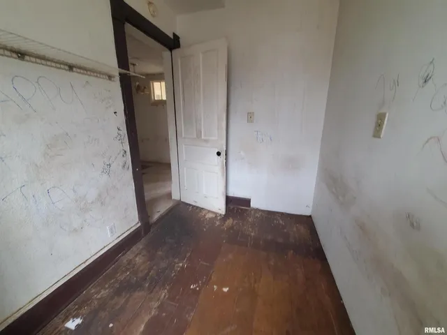 a view of empty room