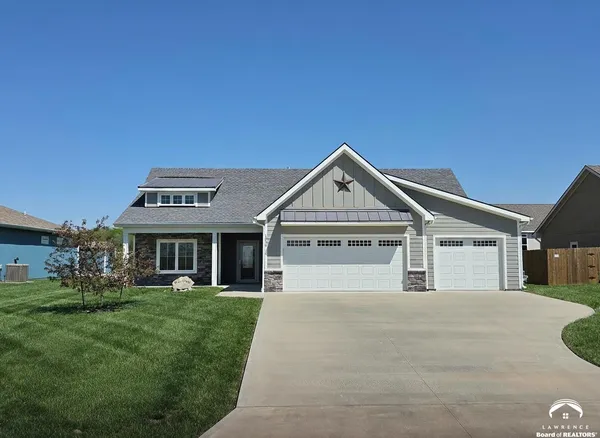 $380,000 | 1030 Bluestem Drive, Baldwin City, KS 66006