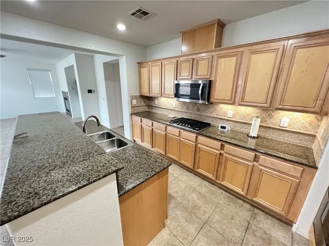$3,500 | 742 Canary Wharf Drive, Las Vegas, NV 89178