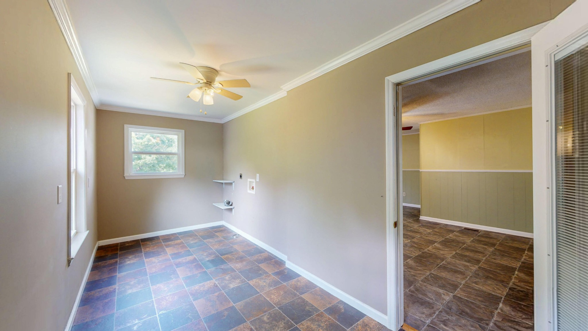 428 Caldwell Road Southeast Cleveland, TN 37323 - Photo 31 of 91 a view of empty room with windows and ceiling fan