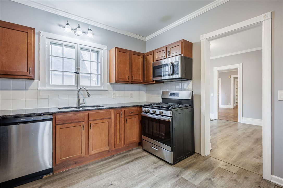 78 Boardman Street Rochester, NY 14607 - Photo 18 of 39