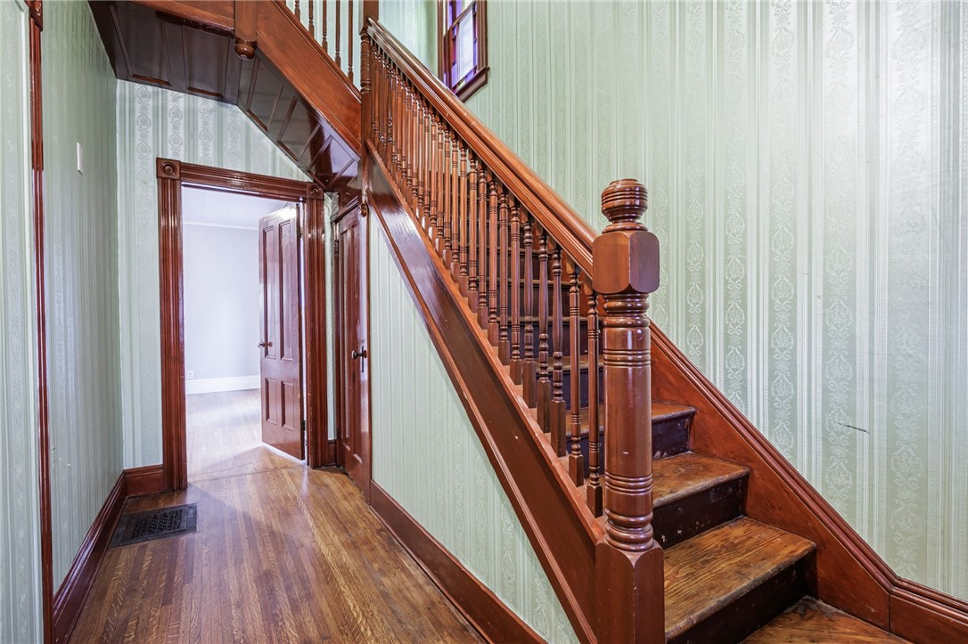 78 Boardman Street Rochester, NY 14607 - Photo 8 of 39