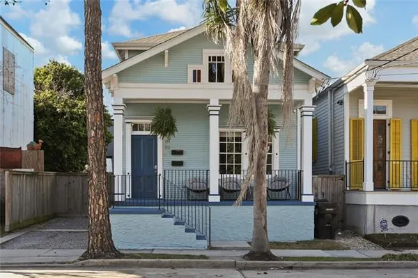 $2,800 | 819 North Robertson Street, New Orleans, LA 70116